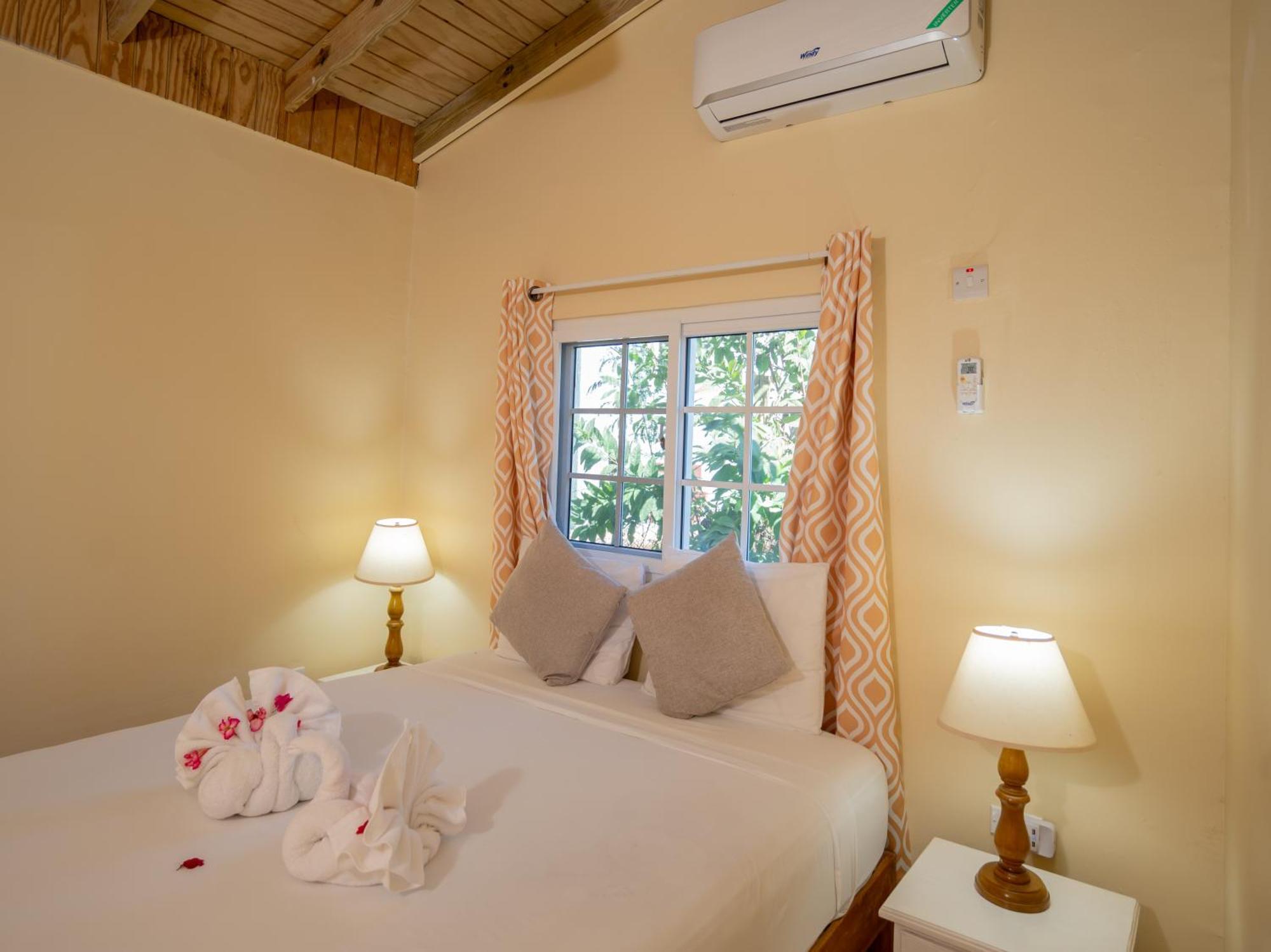 Beyond Sunset Resort & Villas Treasure Beach Exterior foto