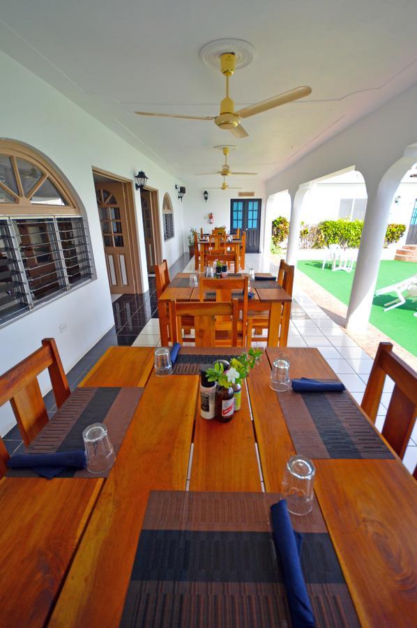 Beyond Sunset Resort & Villas Treasure Beach Exterior foto