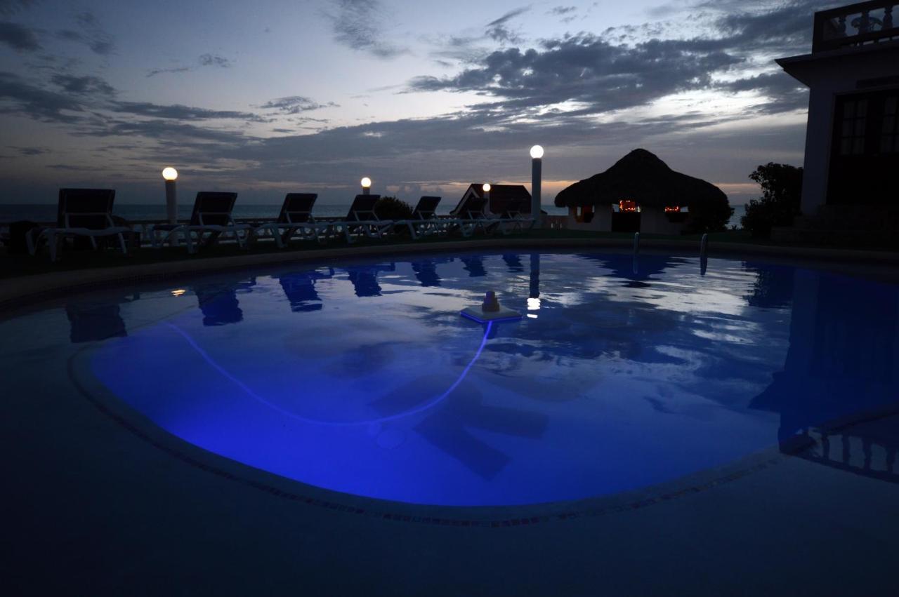 Beyond Sunset Resort & Villas Treasure Beach Exterior foto