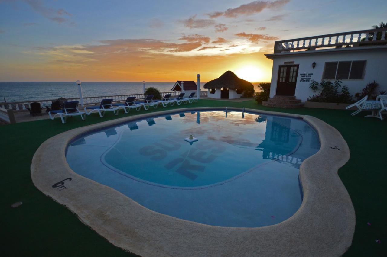Beyond Sunset Resort & Villas Treasure Beach Exterior foto